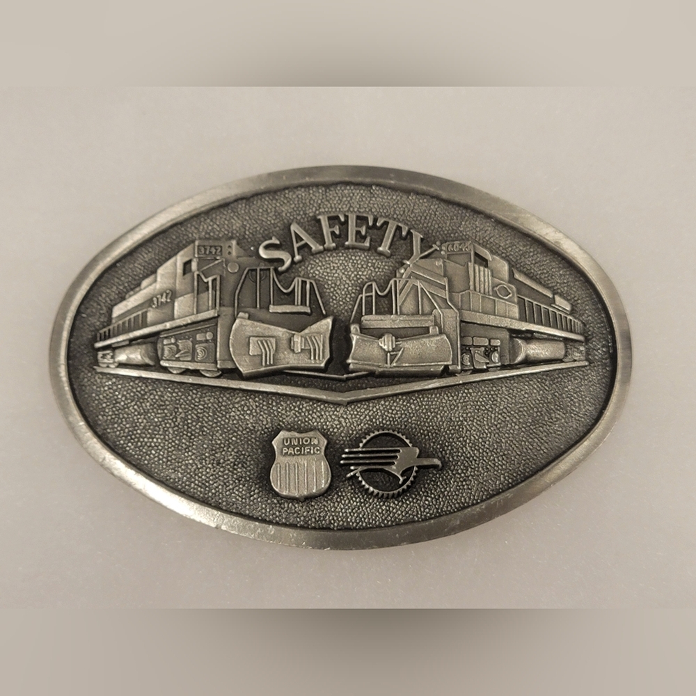 Pewter Union Pacific - Missouri Pacific 1983 Merger #2327 Belt Buckle EUC